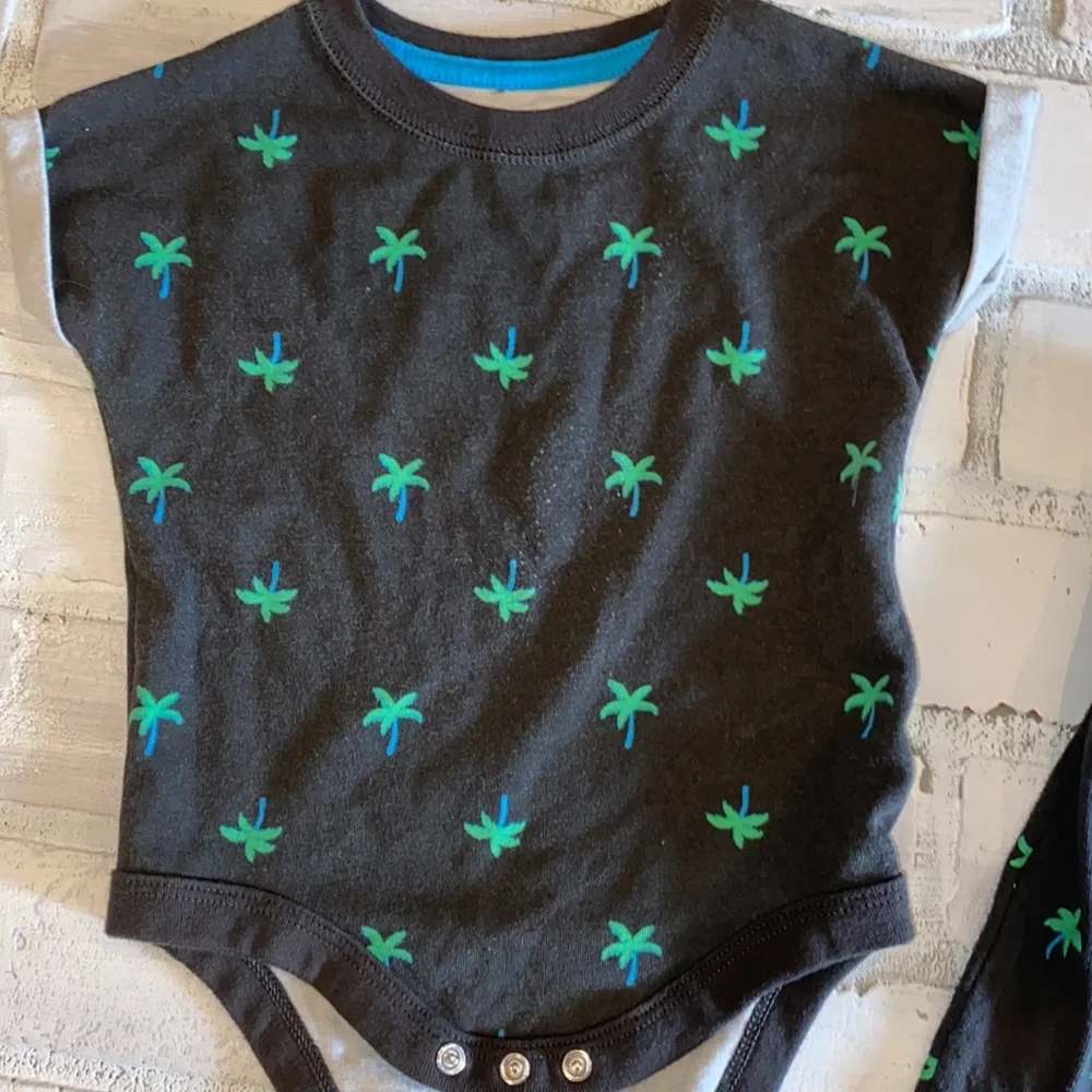 Cat & Jack palm tree 0/3m matching twin set romper & onesie